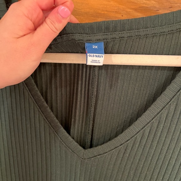 Old Navy Sleeveless V-Neck Ribbed Maxi Shift Dress for Women - Picture 3 of 4